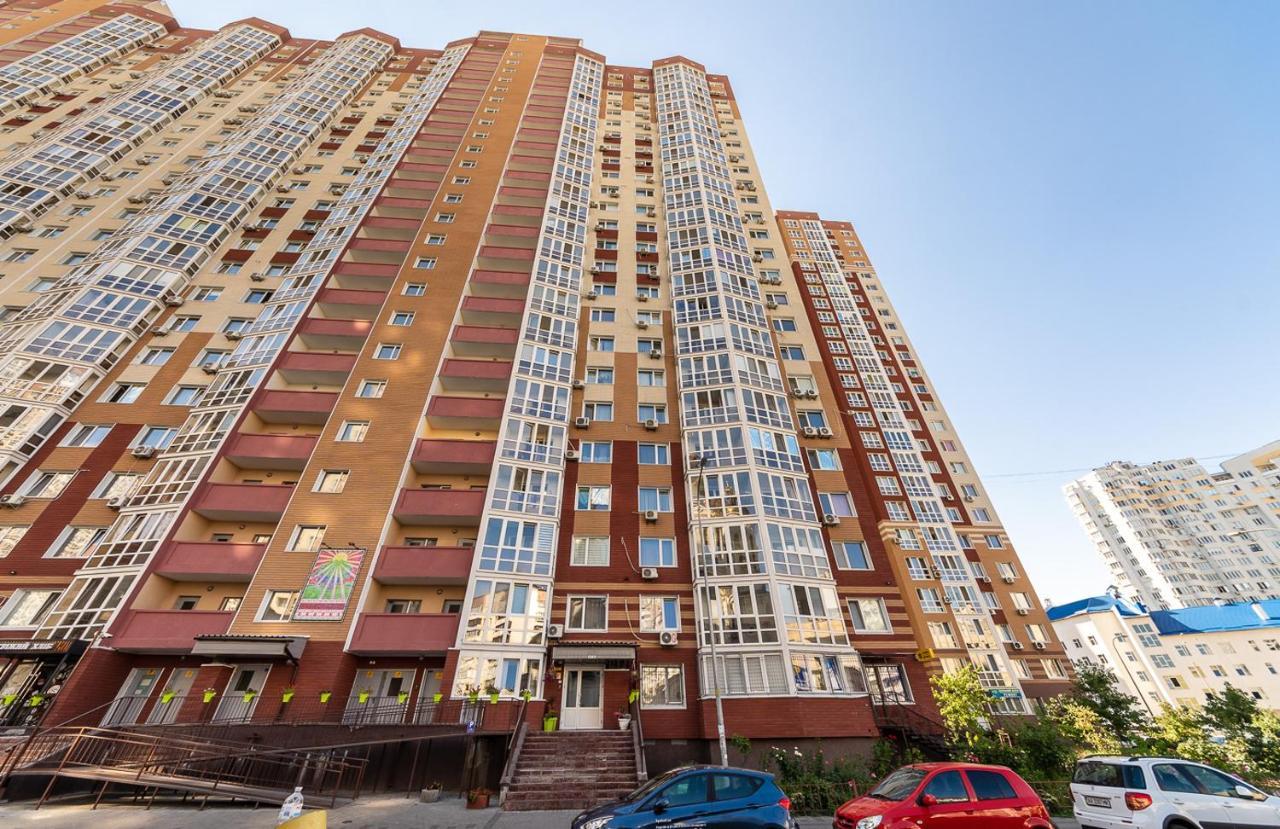 1-Ком Квартира В Новом Доме Возле Метро Осокорки Kiev Exterior foto